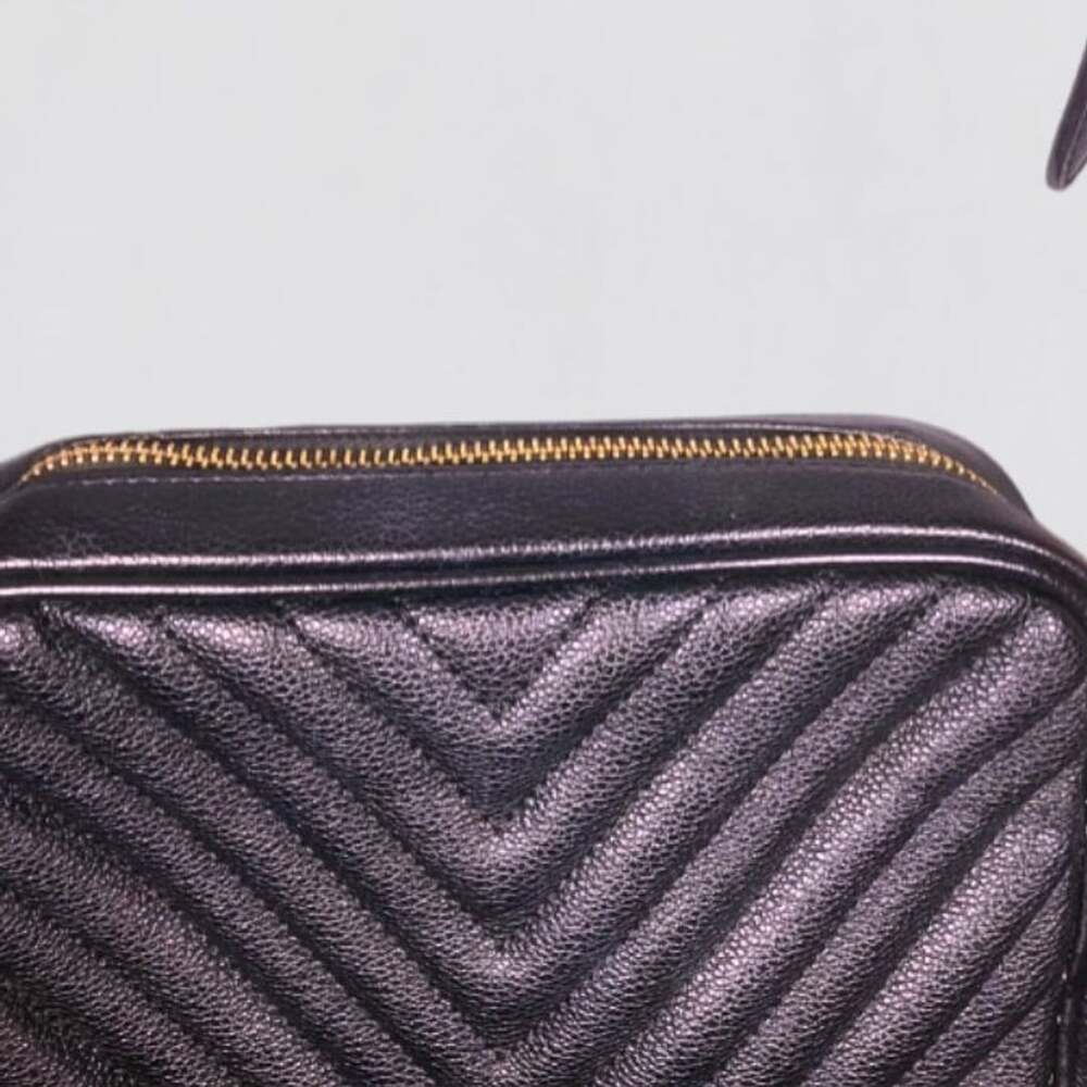 Victoria's Secret Black V-Quilted Top Zip Crossbody Bag - Picture 2 of 11